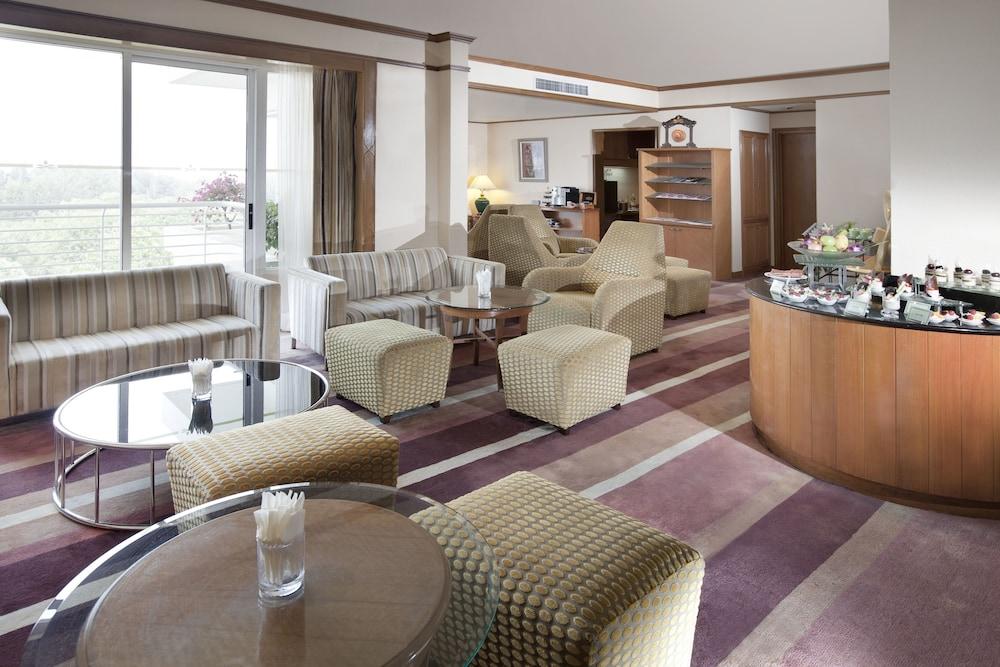 Dorsett Grand Labuan Hotel Eksteriør billede
