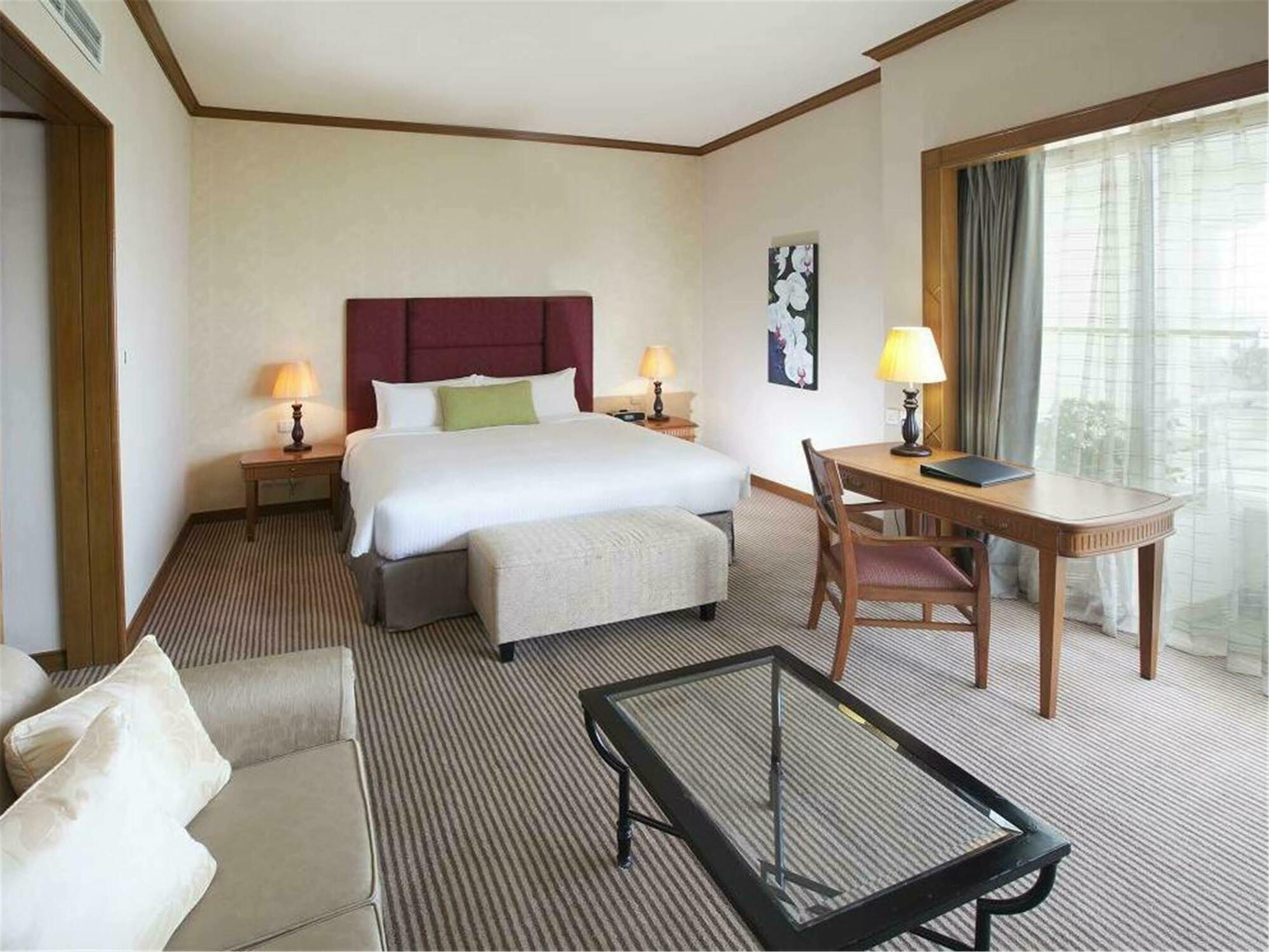 Dorsett Grand Labuan Hotel Eksteriør billede